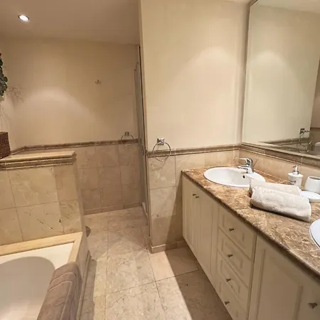 Adjona - 2 Bedroom With Large Terrace And Ocean Views بالم مار