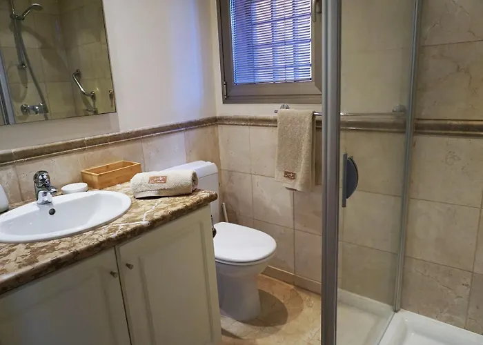 Adjona - 2 Bedroom With Large Terrace And Ocean Views Appartement