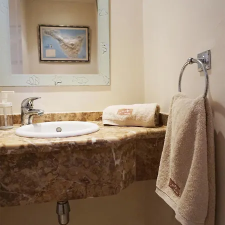 Adjona - 2 Bedroom With Large Terrace And Ocean Views *